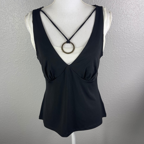 Black & white top with necklace attached - Picture 2 of 9